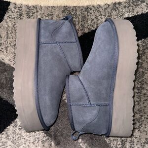 UGG Classic Ultra Mini Platform - Eve Blue